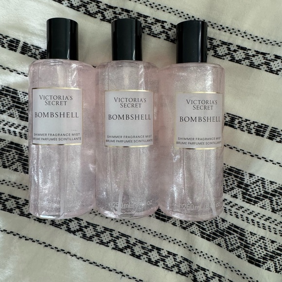 Victoria Secret- bombshell shimmer fragrance mist